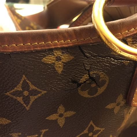 louis vuitton peeling on lv